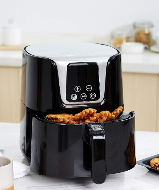 Amazon Basics Air Fryer 4 L avec panier ouvert